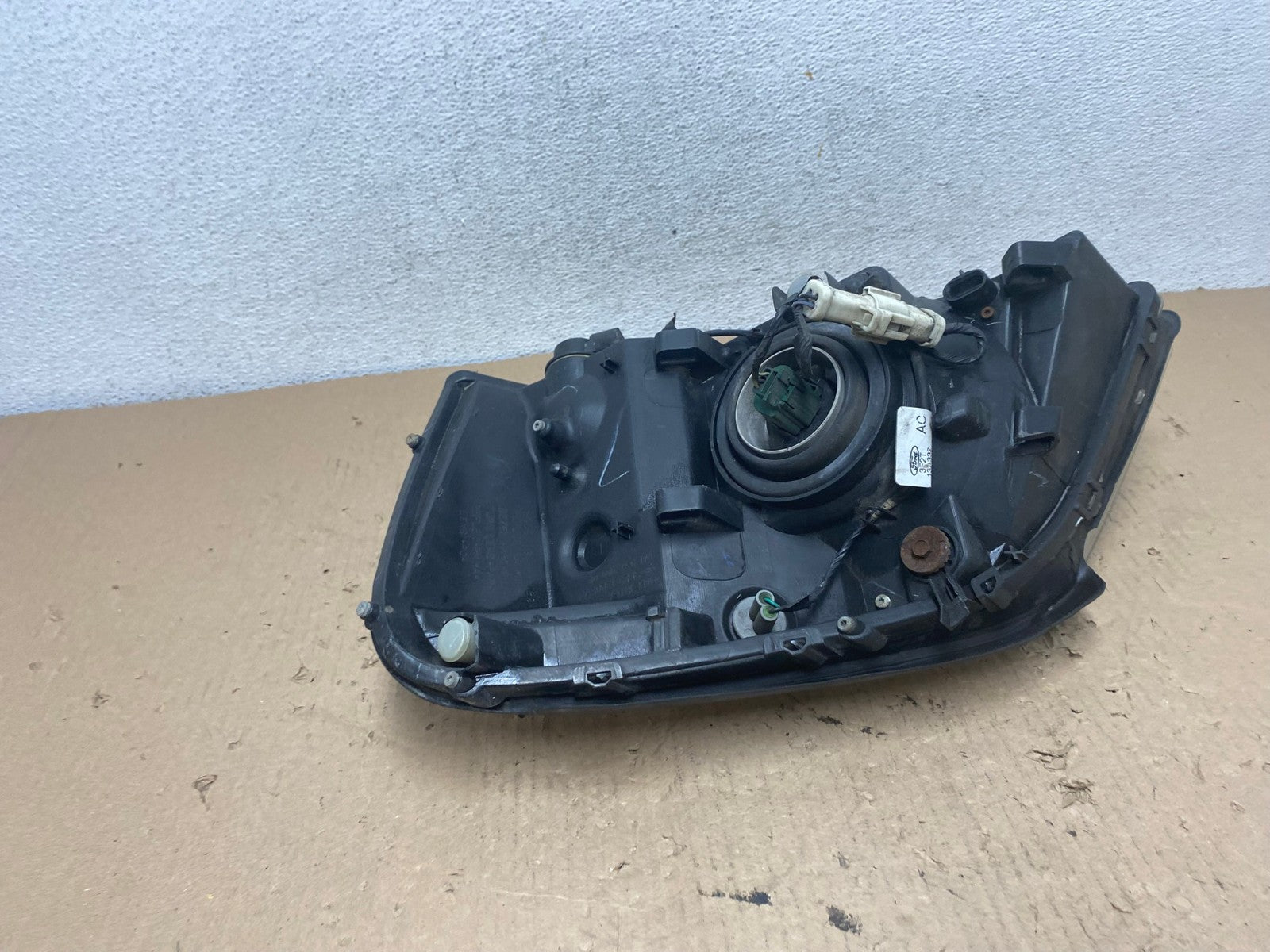 2004 - 2007 Ford Freestar Right Passenger Side Headlight Halogen AF4285 LK4