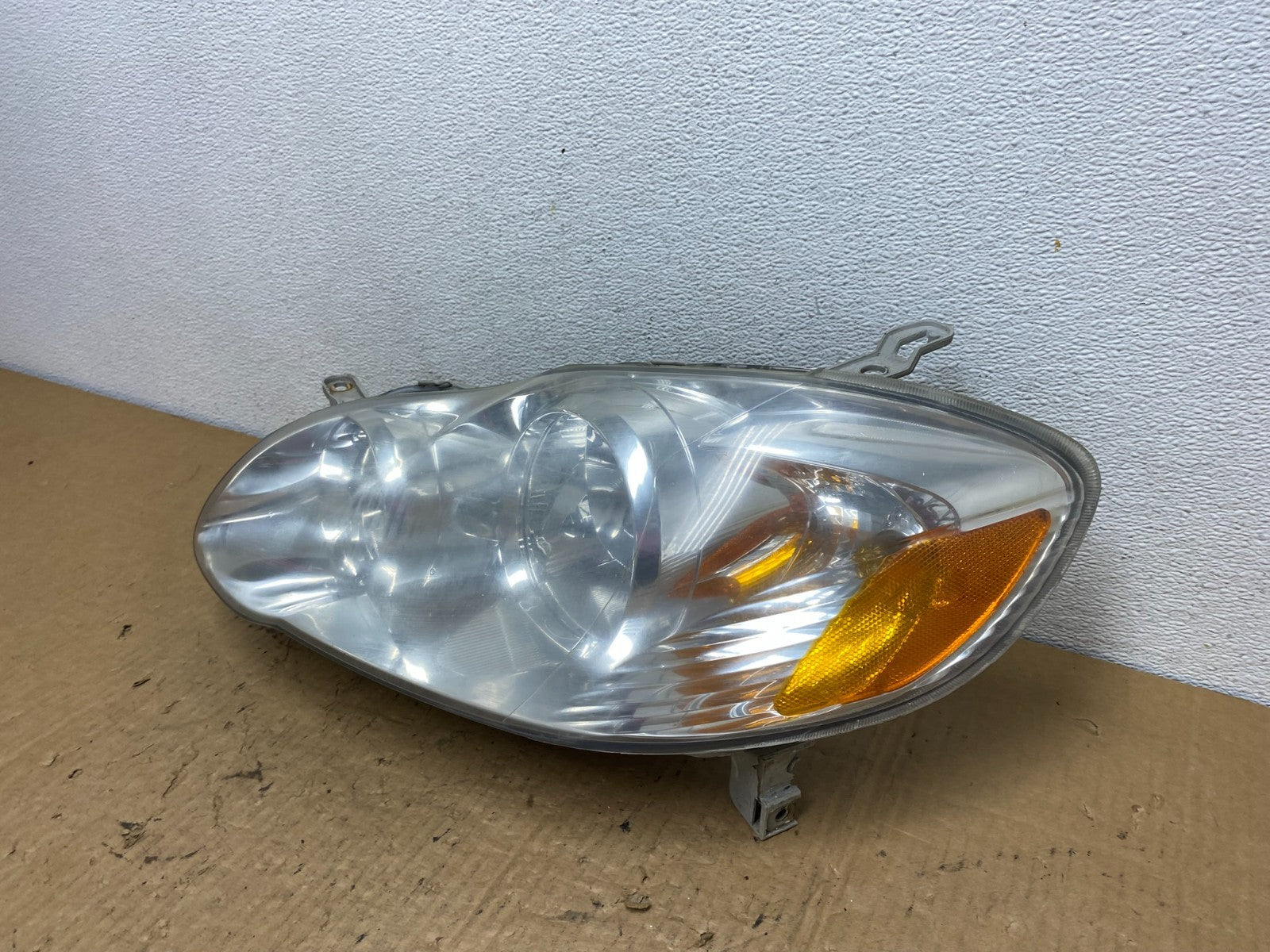 2005 to 2008 Toyota Corolla Left Driver LH Side Headlight AC8173 DW1