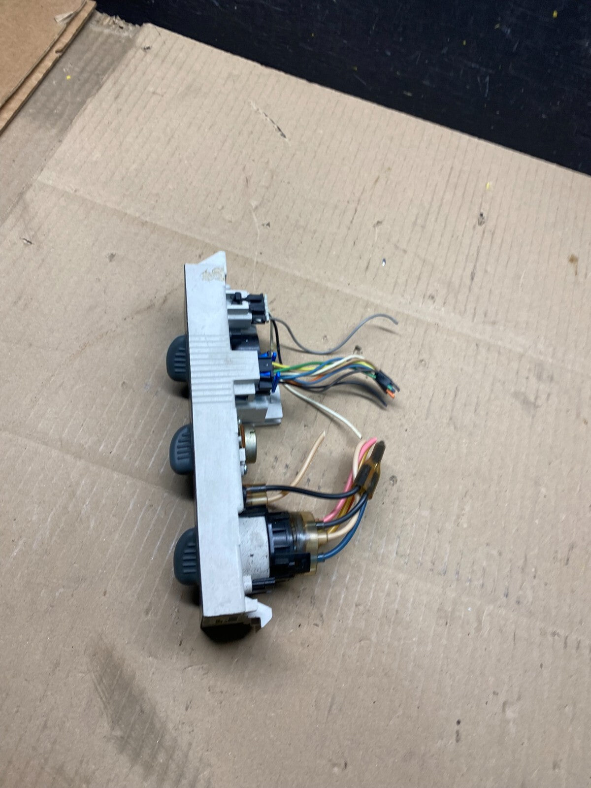 2001 - 2007 GMC Chevrolet Express 1500 Climate Control A/C L0427 DG3