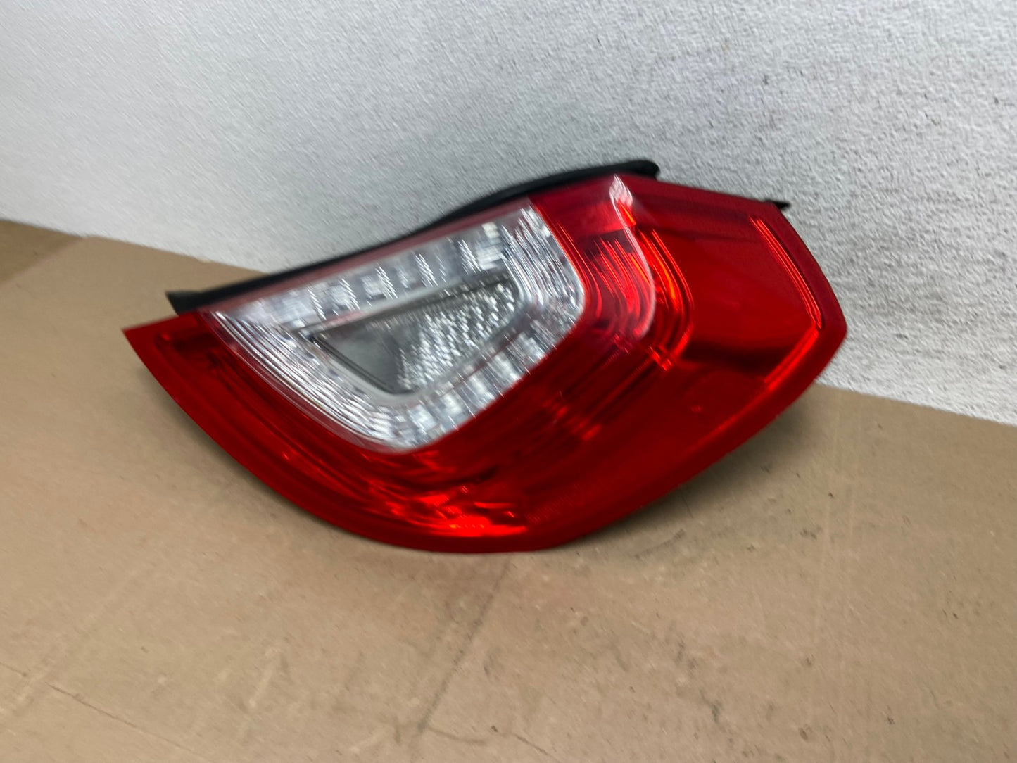 2013 2014 2015 2016 Lincoln Mks Right Passenger RH Side Tail Light AE6710 LK1