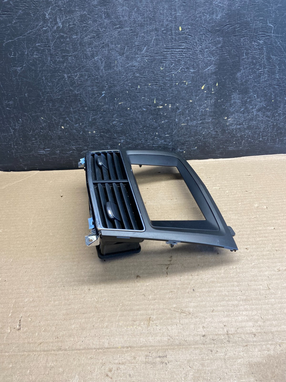 2010 - 2012 Lincoln Mkt Center Dash Gps Radio Bezel Panel Air Vent ah3501 DG2