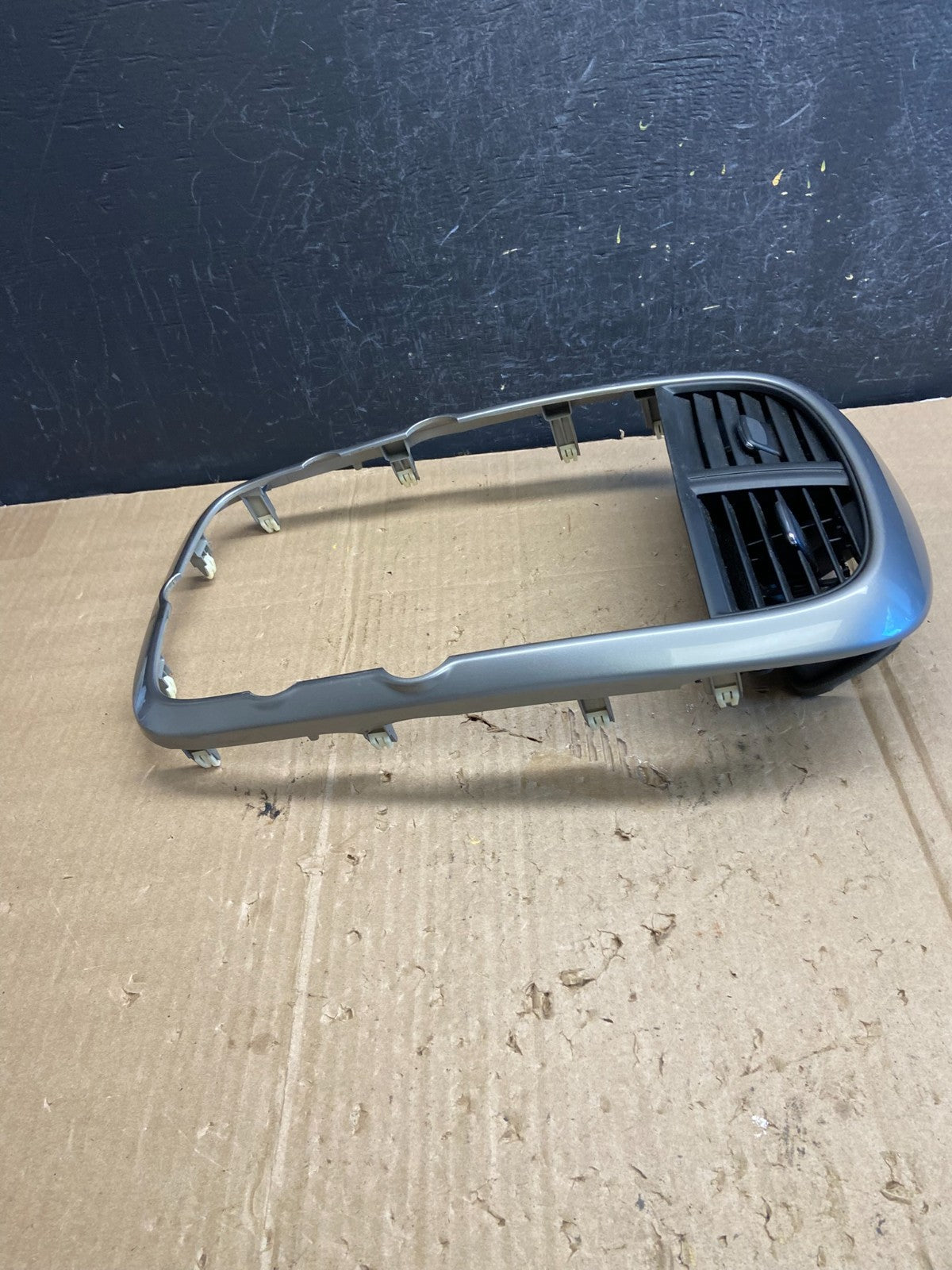 2013-2016 Chevrolet Malibu Center Radio Switch Air Vent Trim Bezel AE1851 DG1