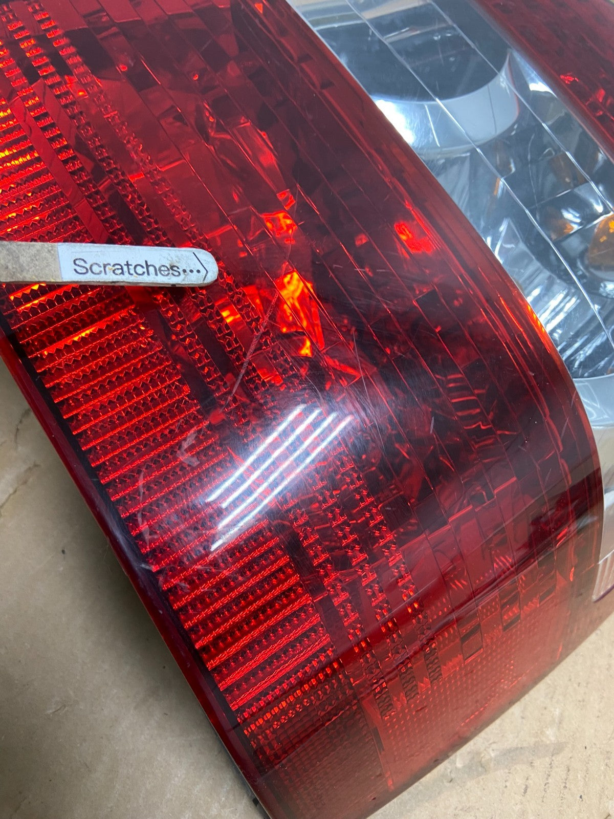 2004-2007 Toyota Highlander Right Passenger RH Side Tail Light AC8517 DW3