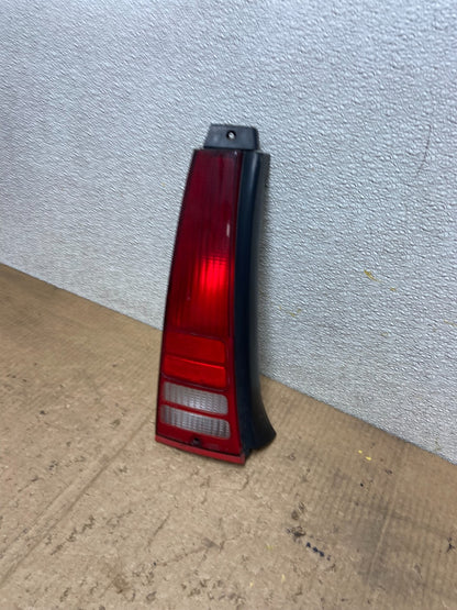 1986 - 1991 Ford Taurus Wagon Left Driver LH Side Tail Light AA7202 DW1