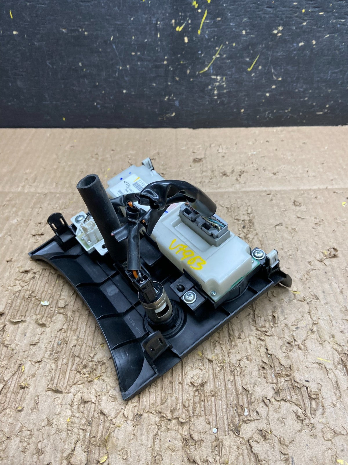 2011 to 2015 Nissan Rogue Heater Temperature AC Climate Control OEM V7963 DG4