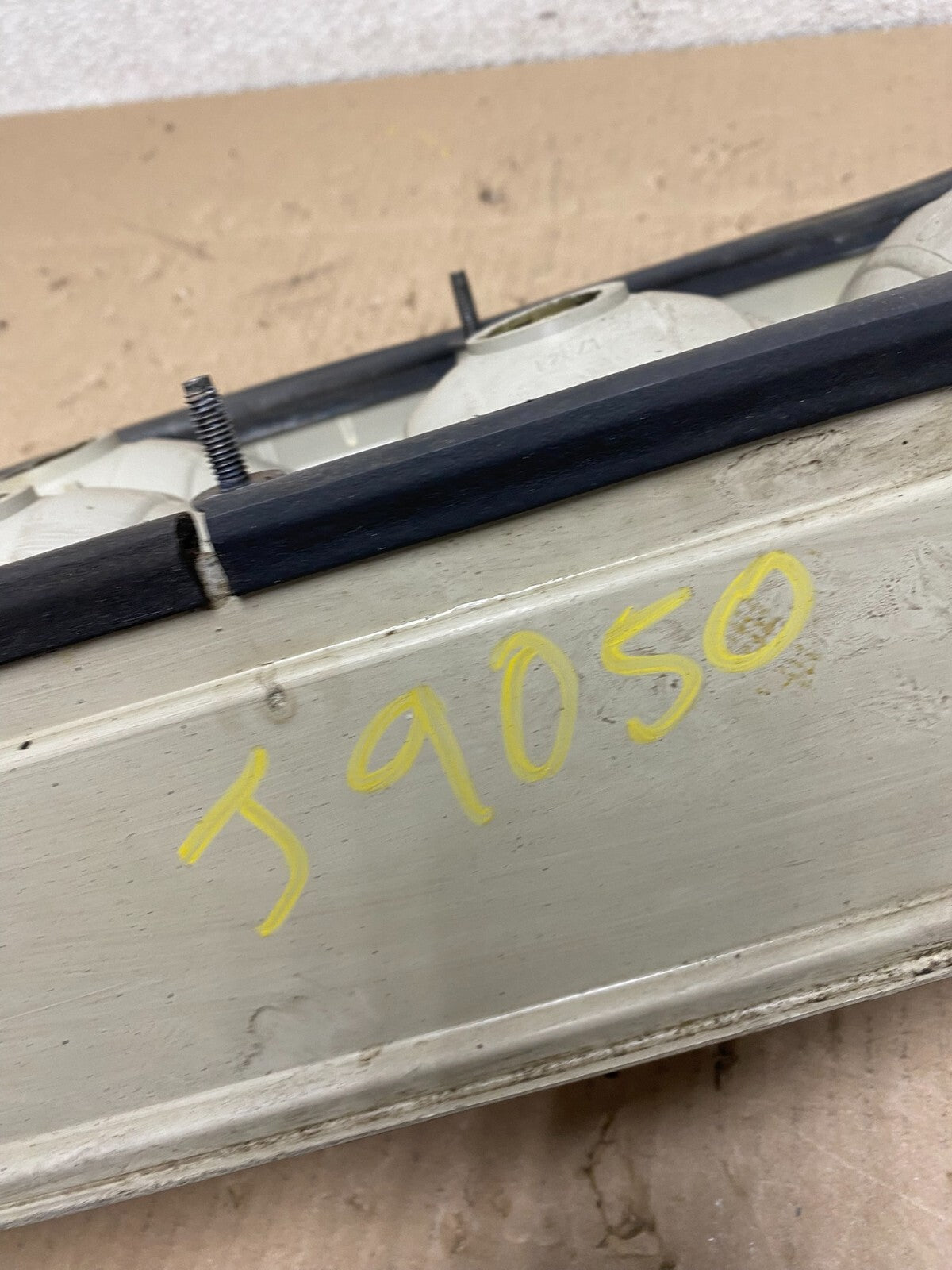 1990 - 1993 Cadillac Allante Front Right Passenger Tail Light J9050 PS12