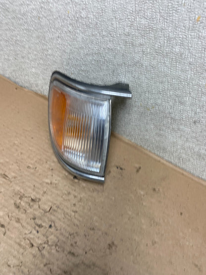 1996-1998 Nissan Pathfinder Right Passenger RH Turn Signal Oem AB0820 DG1