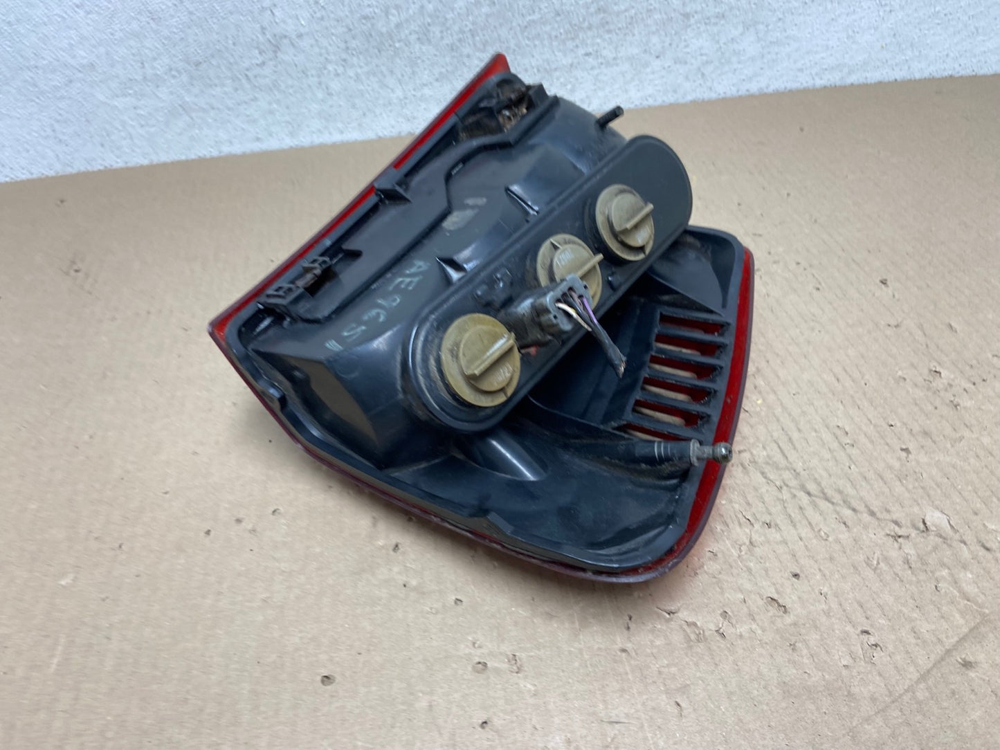 1999-2004 Jeep Grand Cherokee WJ Right Passenger Rh Tail Light AE9651 LK4