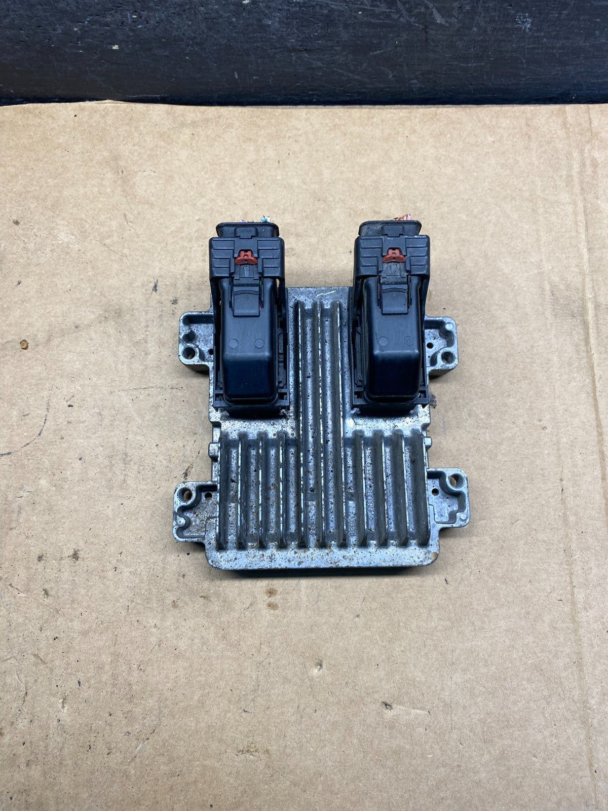 2010 - 2013 GMC Sierra 5.3L Engine Control Module ECM ECU AH7246 DW0