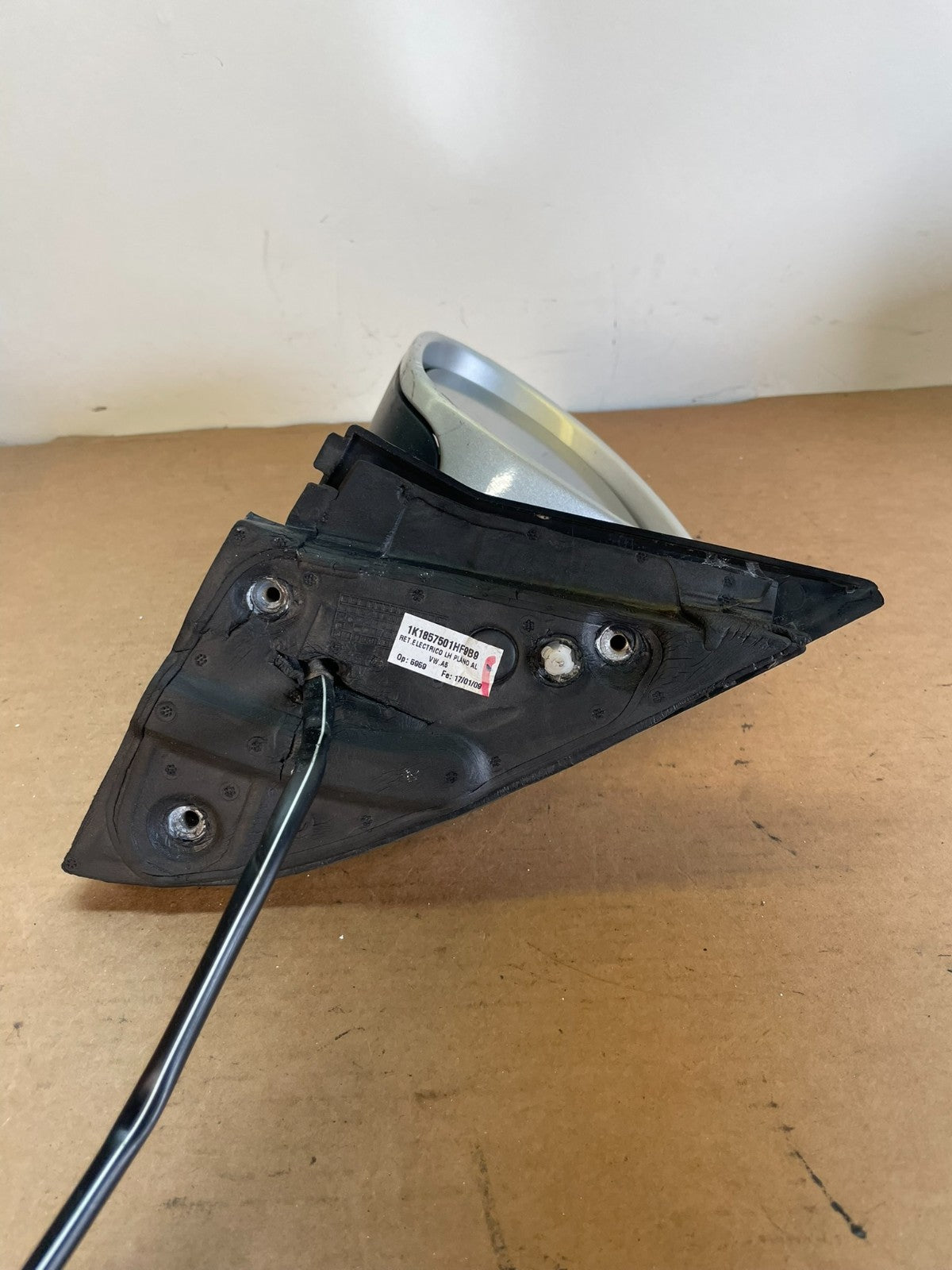 2006-2010 Volkswagen Jetta Left Driver View Door Mirror AG0639 DW4
