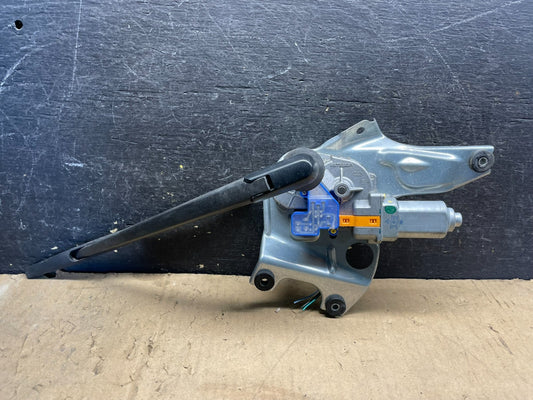 2010 to 2014 Subaru Outback Rear Windshield Wiper Motor W7422 PS0