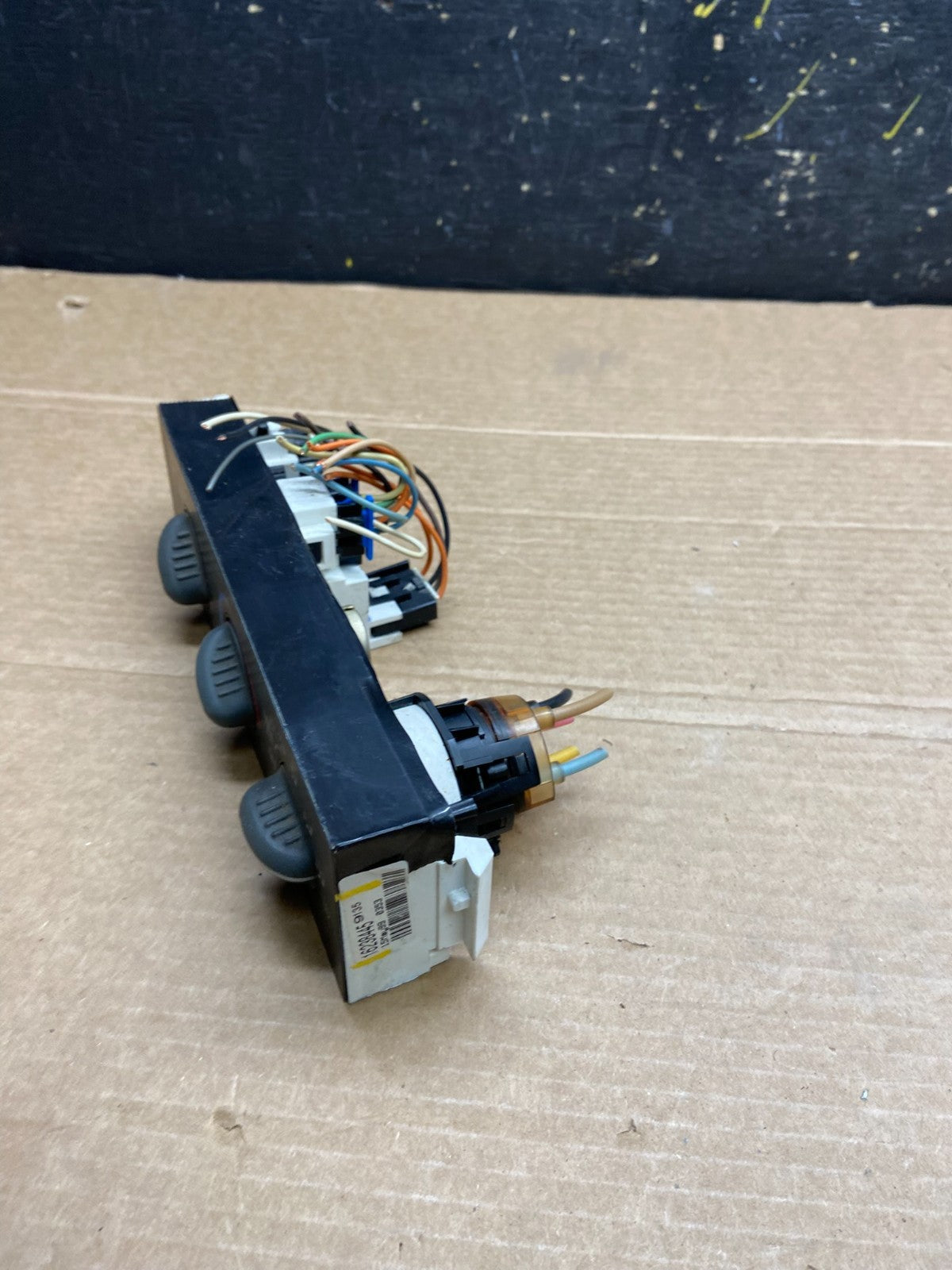 2001 - 2007 GMC Chevrolet Express 1500 Climate Control A/C W0221 DG2