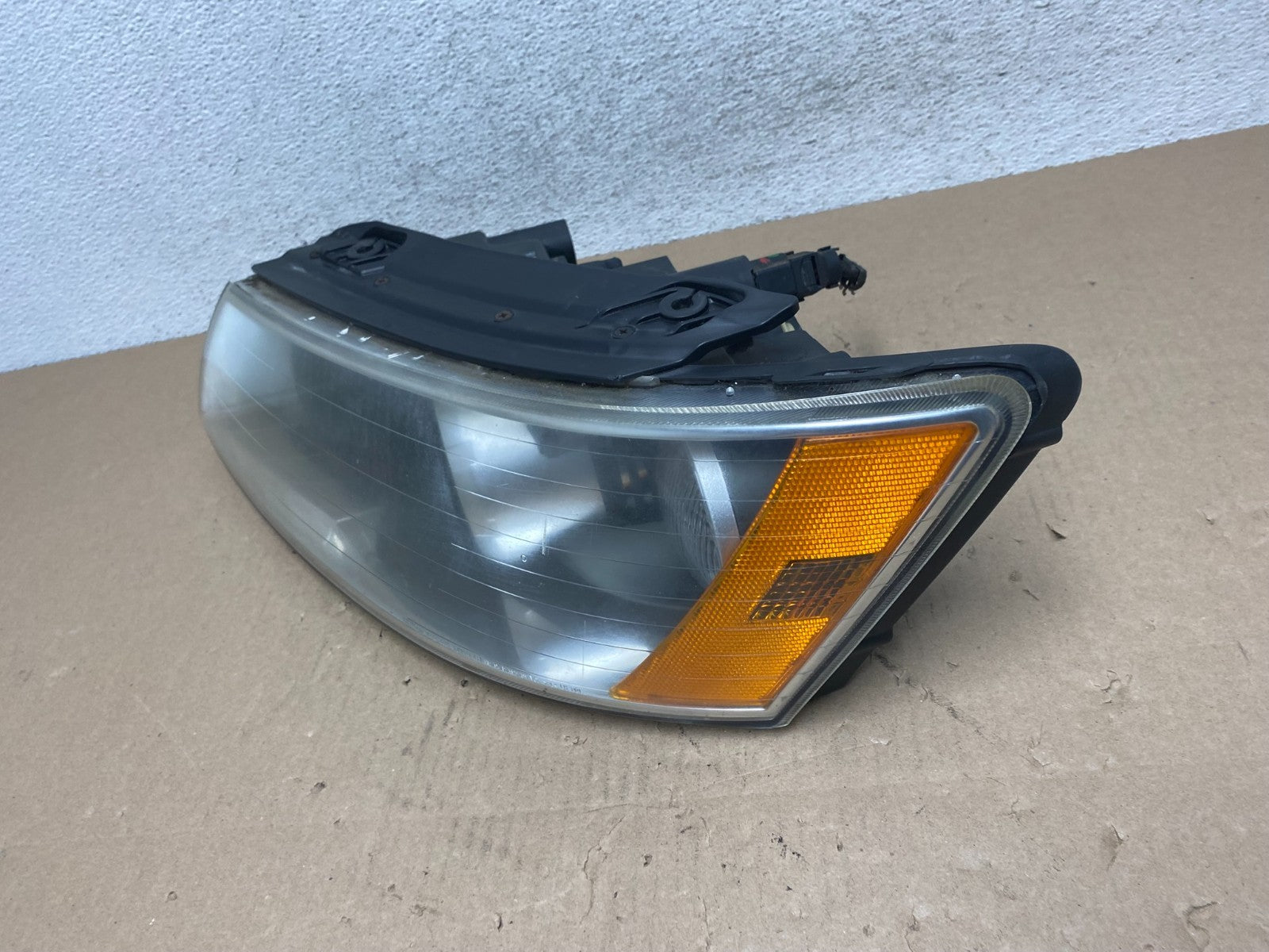 2006 to 2008 Hyundai Sonata Left Driver LH Side Headlight Halogen AG5798 DW1