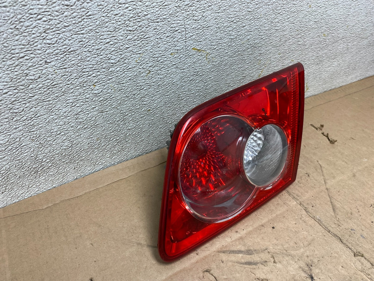 2003 2004 2005 Mazda 6 Right Passenger Inner Tail Light Taillight OEM R7578 DW1