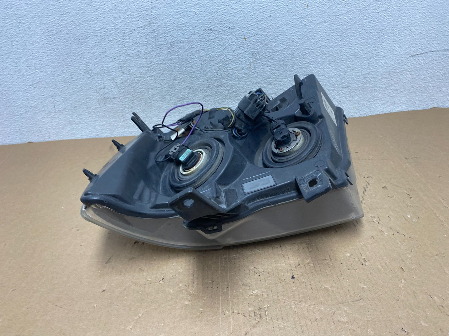 2007 to 2013 Chevrolet Suburban Tahoe Right Passenger RH Headlight AD8037 DW8
