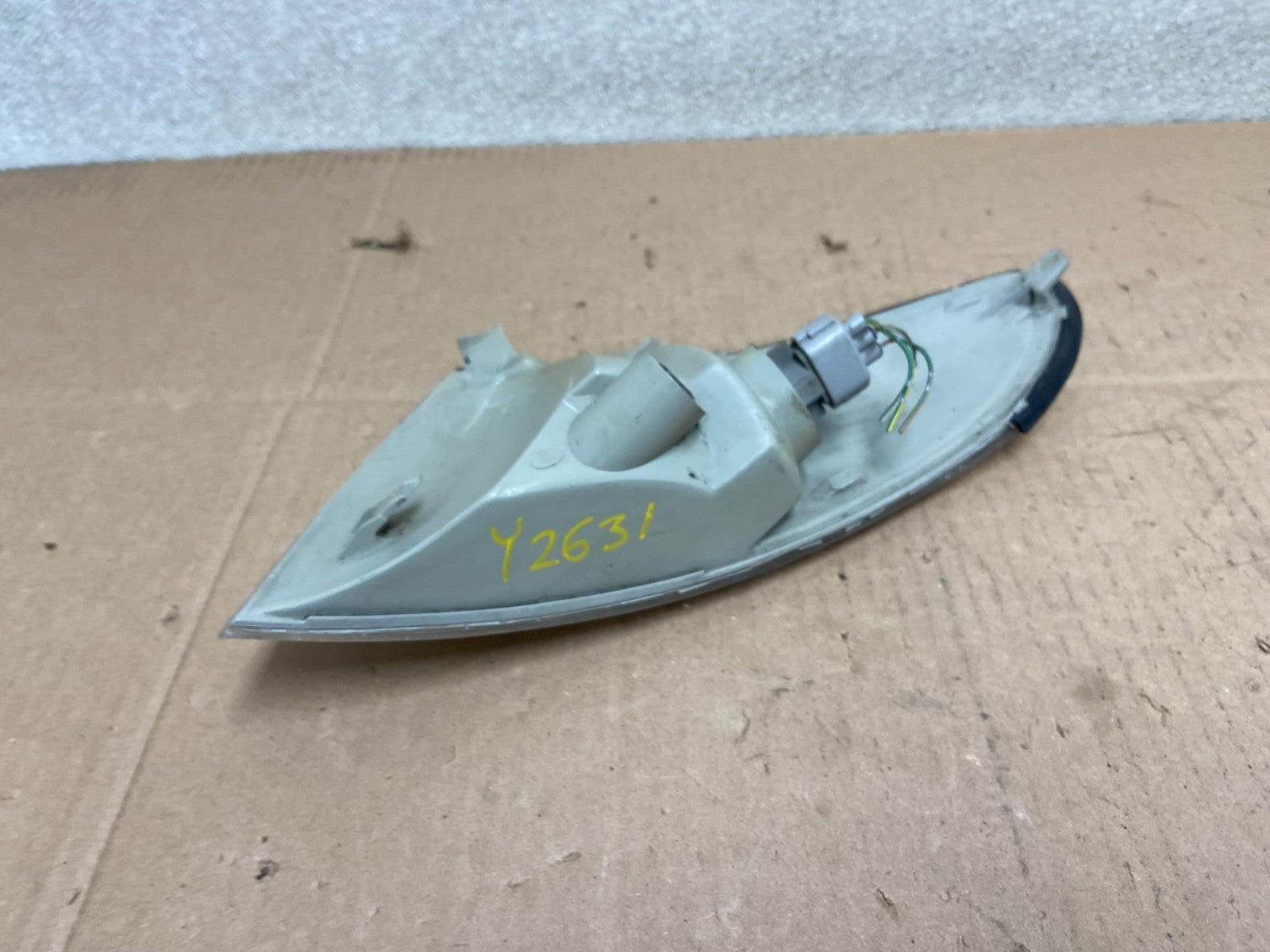 1999-2001 Toyota Solara Right Passenger RH Front Turn Park Signal Y2631 DW6