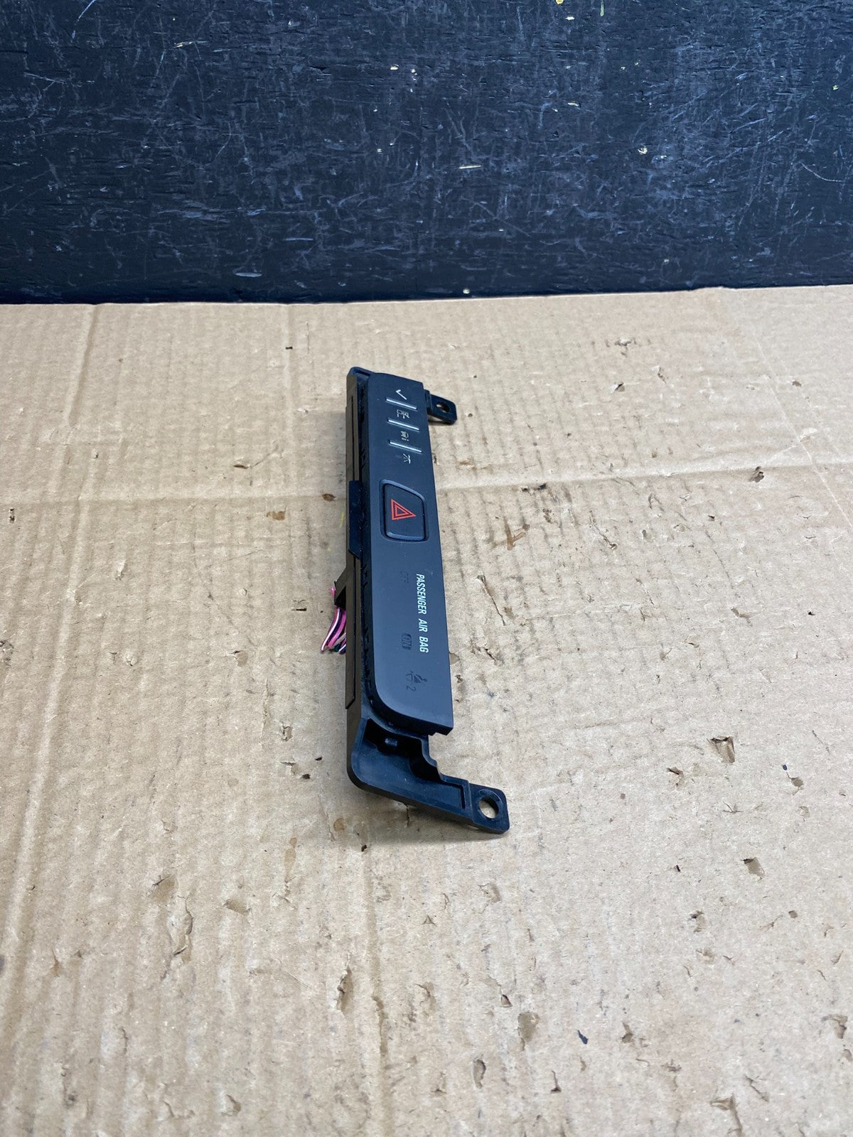2013-2017 Acadia Enclave Traverse Center Hazard Warning Info Switch AC9576 DG2