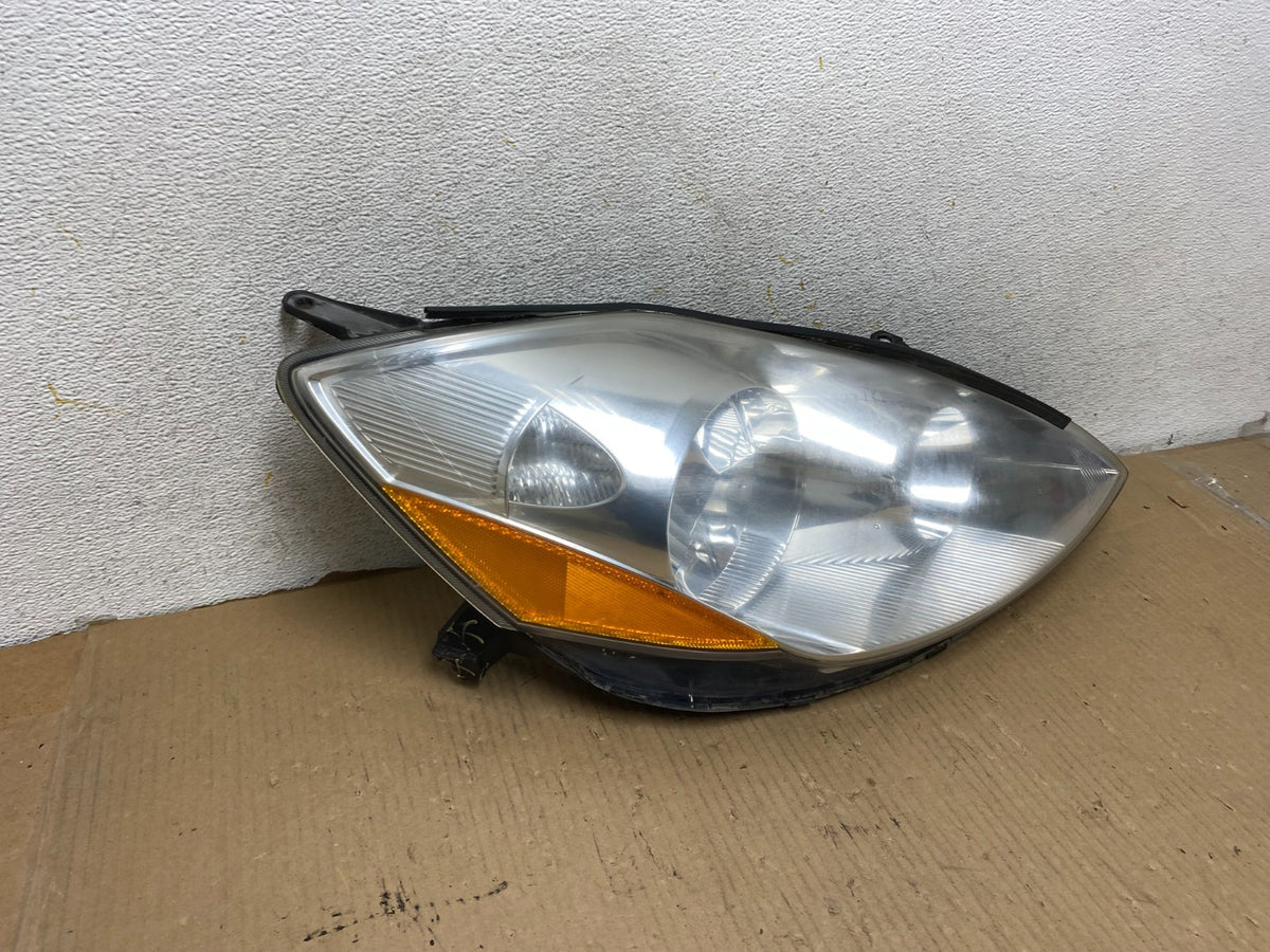 2006 to 2010 Toyota Sienna Right Passenger Rh Side Headlight Halogen AH3069 DW1