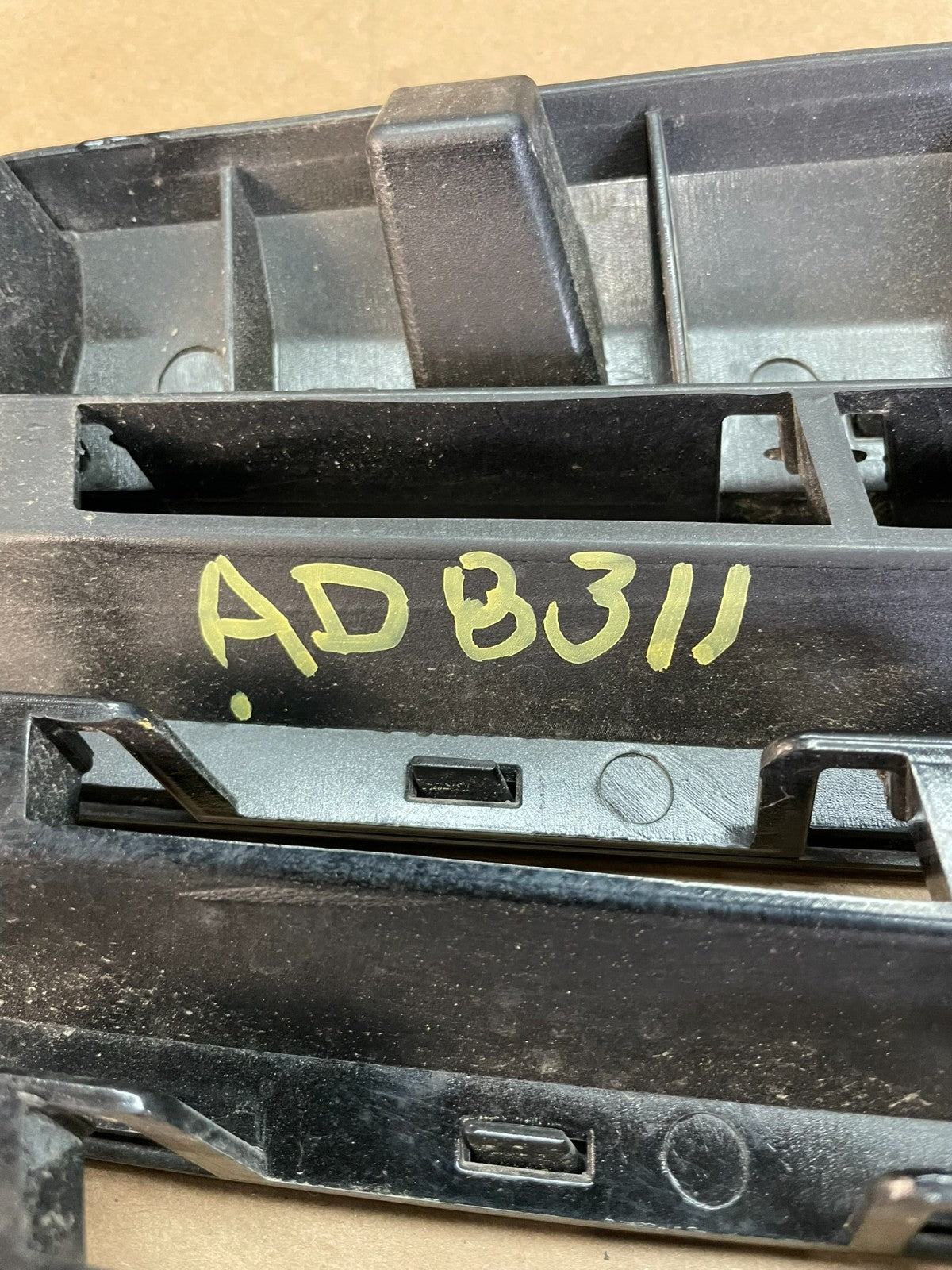 2007 to 2009 Mercedes Benz E-Class Front Upper Grill Grille AD83116