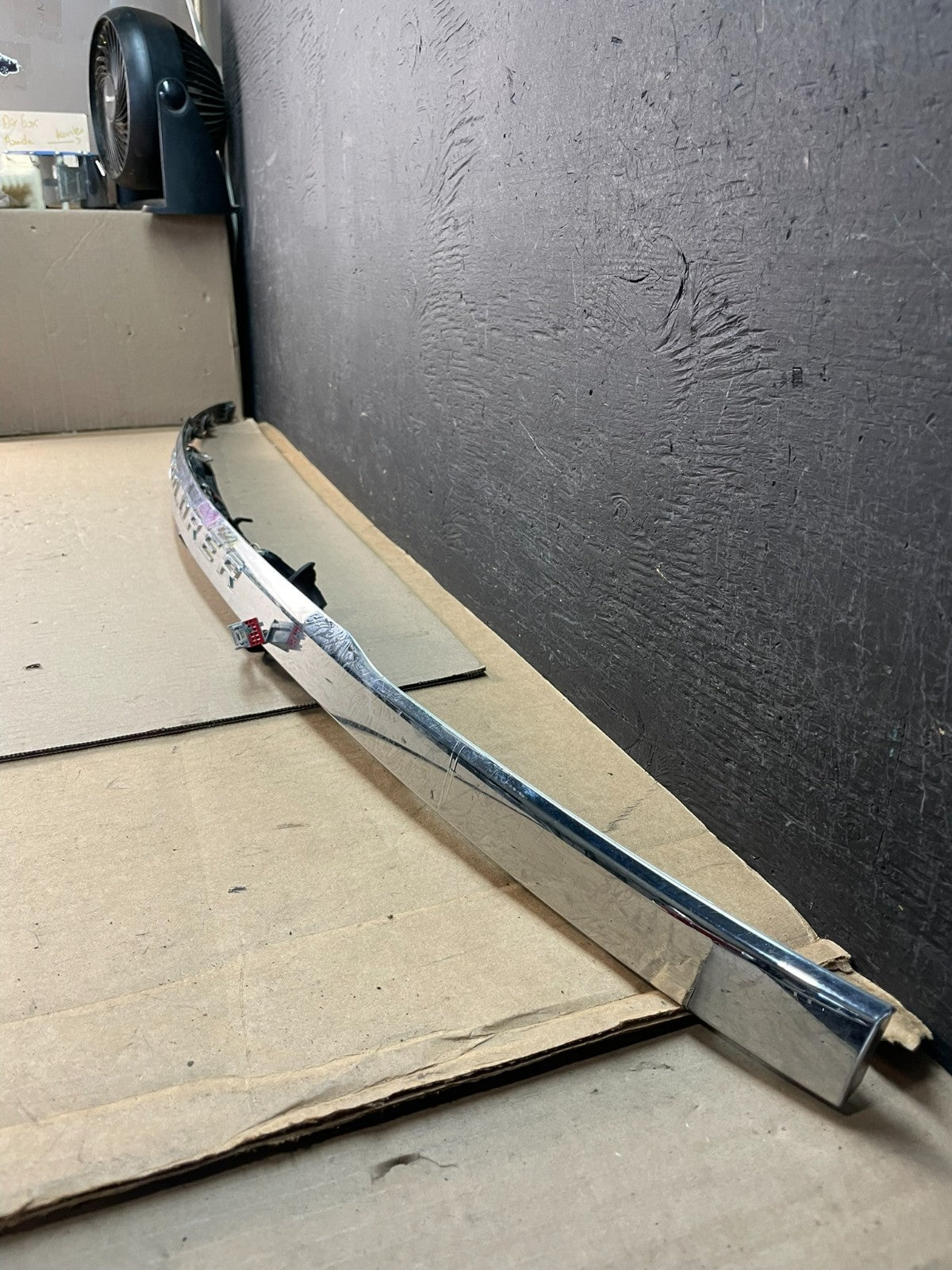 2011-2014 Ford Explorer Rear Tailgate Gate Trim Molding With Camera OE ae3341 DG1