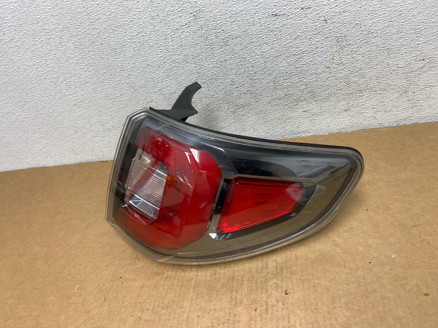 2013 to 2016 GMC Acadia Right Passenger RH Side Tail Light AD4494 LK1