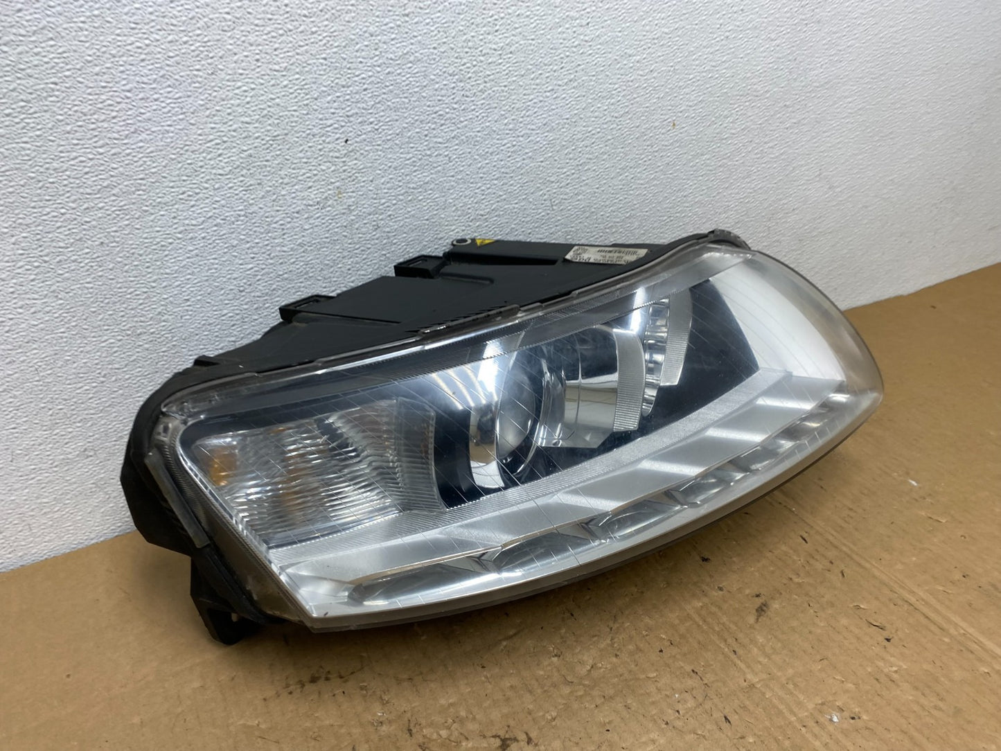 2009-2011 Audi A6 Right Passenger RH Side Headlight Xenon HID AC7726 DW2