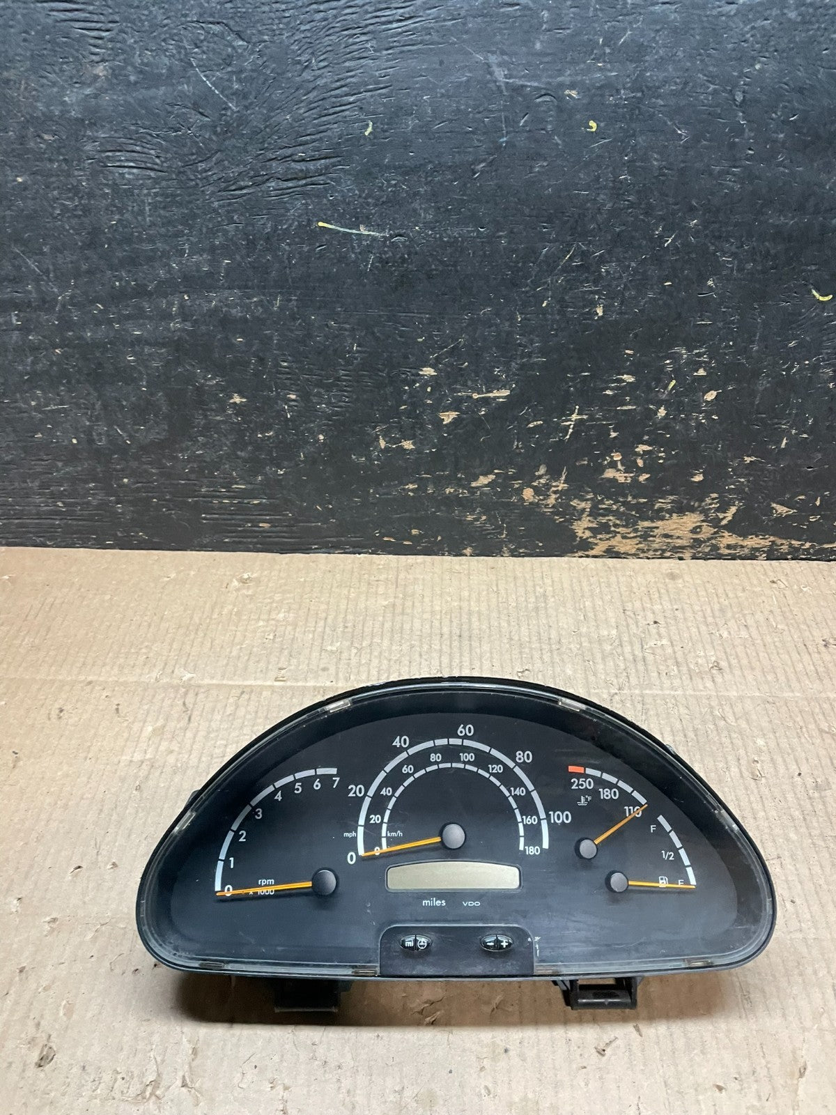 2003 to 2006 Sprinter 2500 3500 Instrument Speedometer Gauge Cluster Y1983 DG0