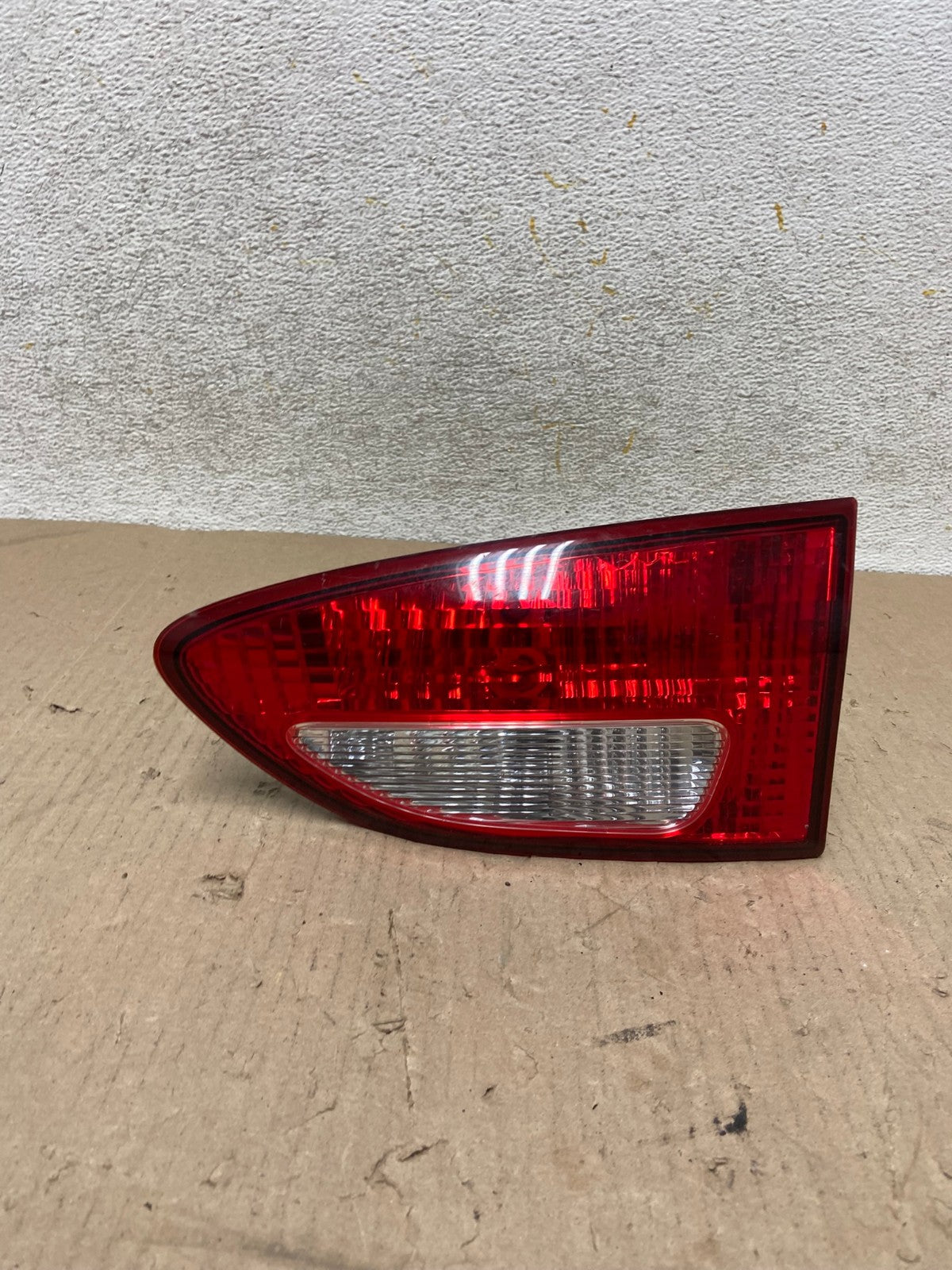 2006 2007 Subaru Tribeca B9 Right Passenger Side Tail Light Inner AH6892 LK0