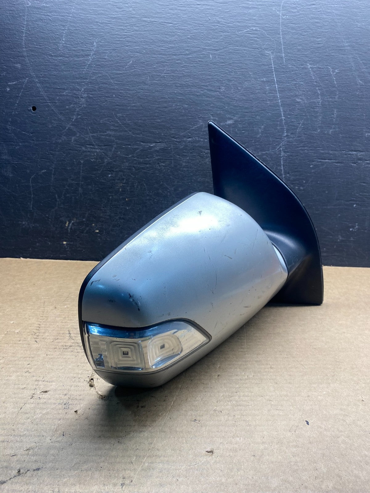 2011 to 2014 Kia Sedona Right Passenger RH Side Door Mirror AD9922 DW1