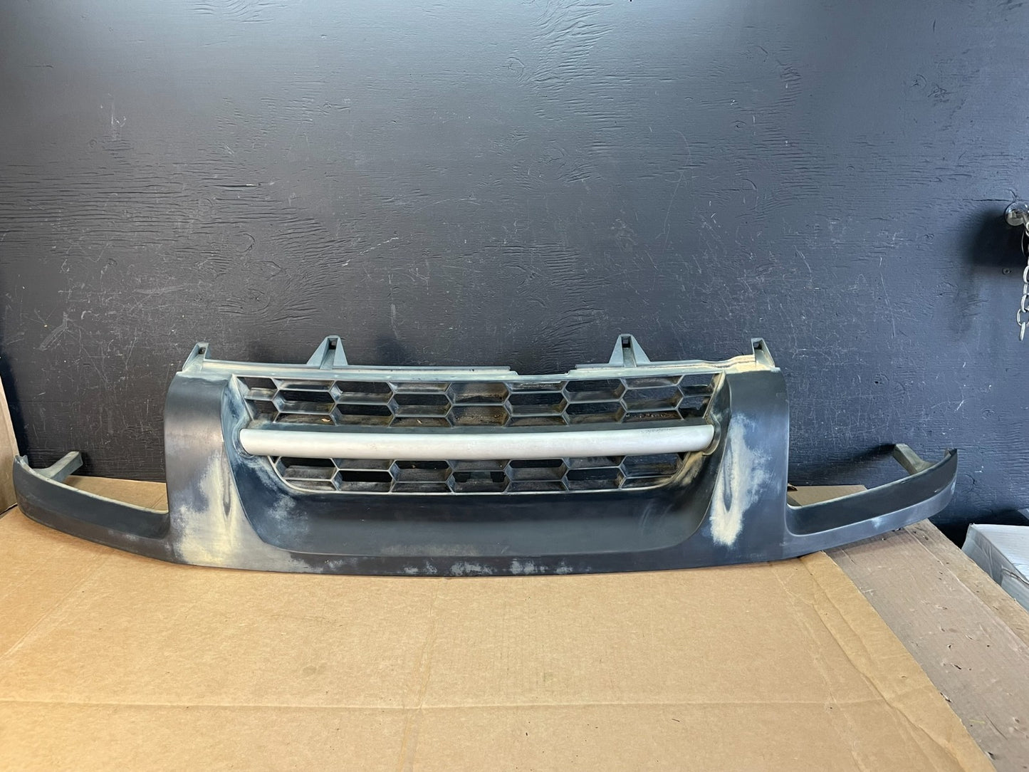 2002 to 2004 Nissan Xterra Front Upper Grill Grille Aftermarket AE0856 DG0