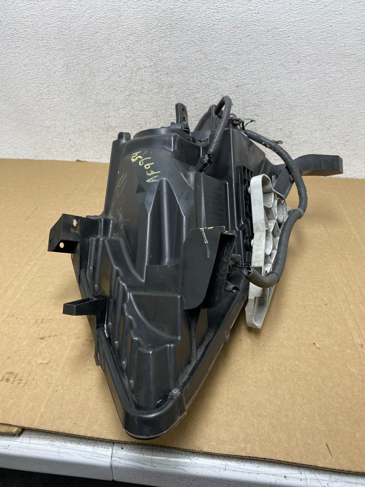 2013 to 2016 Nissan Pathfinder Right Passenger RH Side Headlight AF9954 DW9