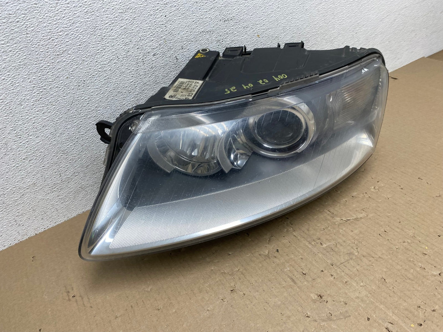 2005 to 2008 Audi A6 Left Driver Side Headlight Xenon HID AE9616 LK2