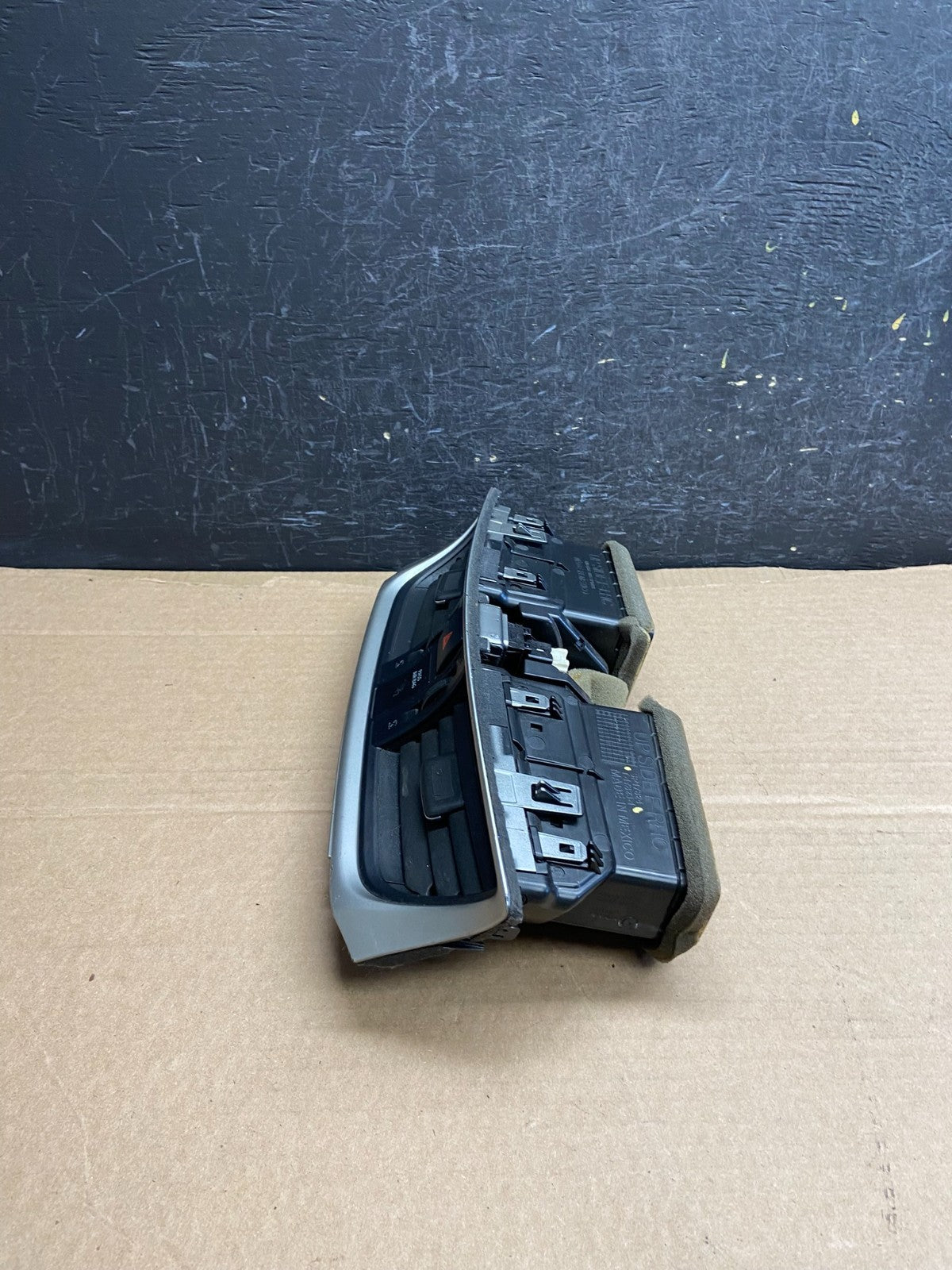 2013 to 2015 Nissan Sentra Air Vents Top Dash Center W/Hazzard Switch AF2407 DG2