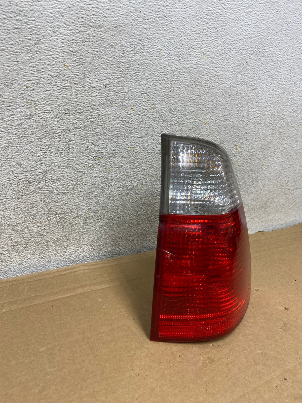 2004 2005 2006 BMW E53 X5 Right Passenger Rh Side Tail Light AH8223 LK4