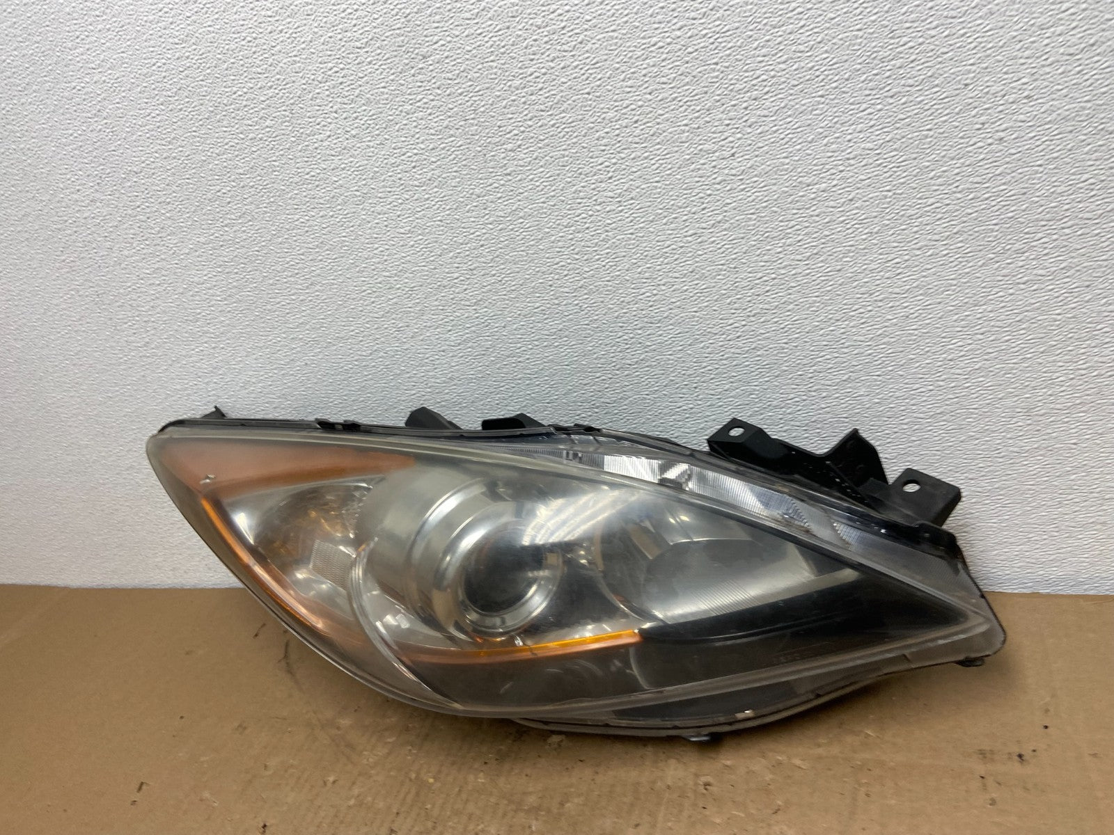 2010 - 2013 Mazda 3 Halogen Right Passenger Rh Side Headlight AB6588 DW1