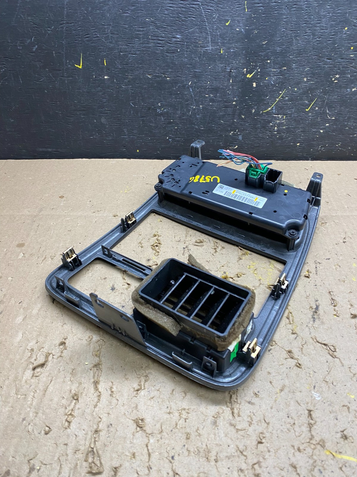 2010 to 2012 Dodge Caliber Dash Radio Center Bezel Climate Dash U5786 DG3