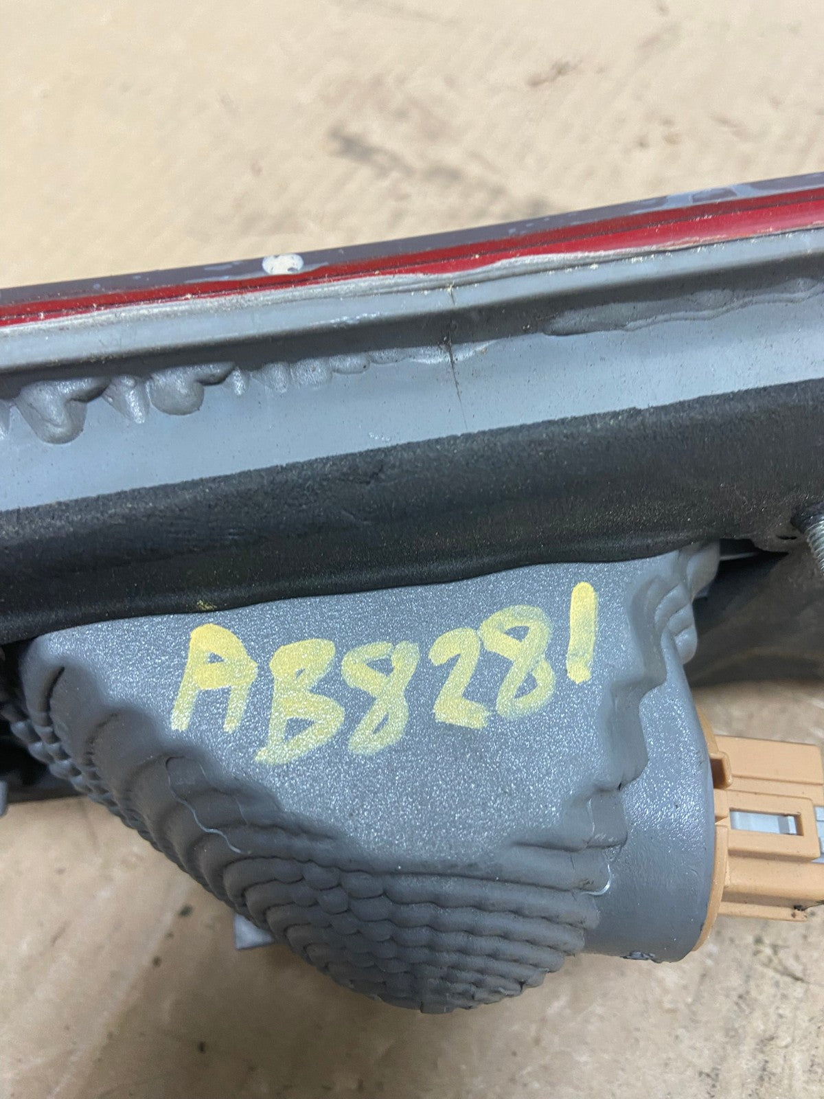 2000-2001 Toyota Camry Tail Light Left Driver LH Side Inner  AB8281 LK6