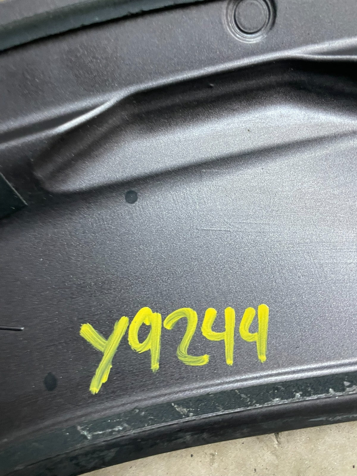 2013 to 2018 Hyundai Santa Fe Rear Spoiler W/3rd Brake Light Oem Y9244 DG12