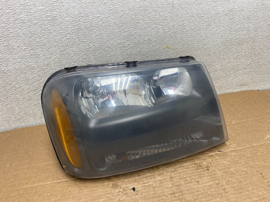 2006 2009 Chevrolet Trailblazer Right Headlight Flush Half Grille Bar Z2670 DW0