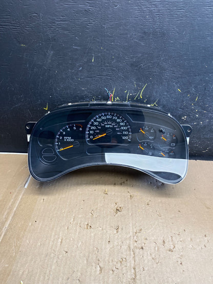 2003 to 2006 Chevrolet Silverado Yukon Cluster Gauge Speedometer  AB2194 DG0