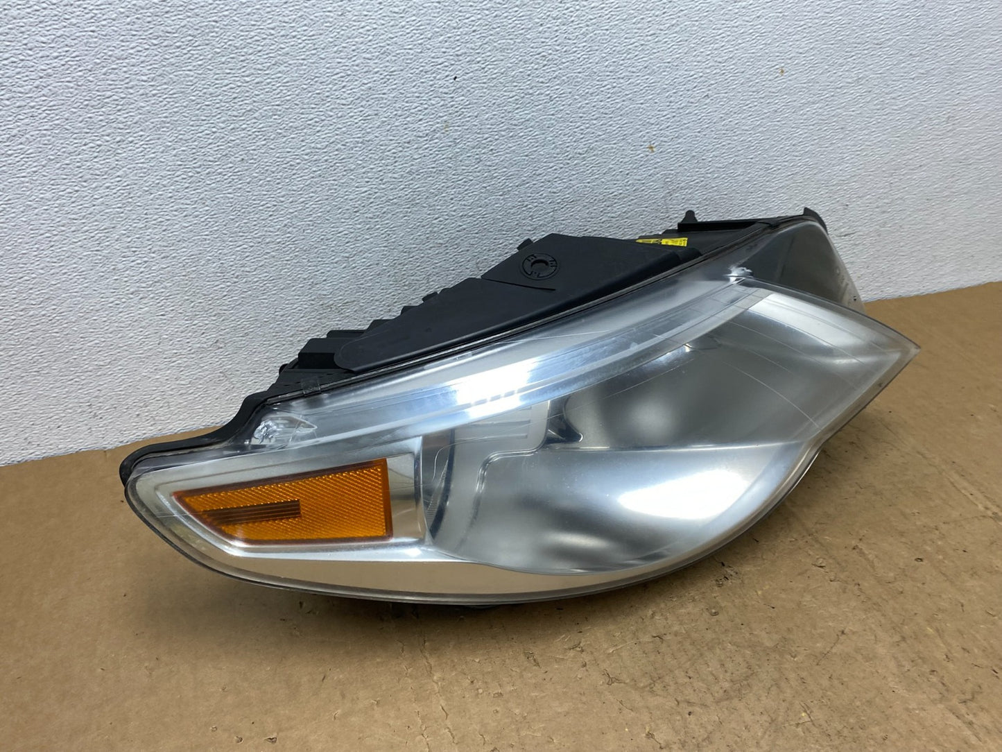 2009 to 2012 Volkswagen CC Right Passenger RH Headlight Halogen AD1387 DW2