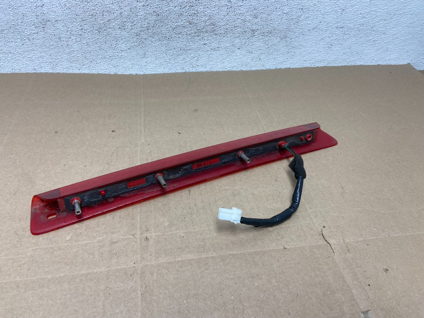 2005 to 2011 Hyundai Accent Trunk Lid Hatch 3rd Brake Light AE4882 DG3