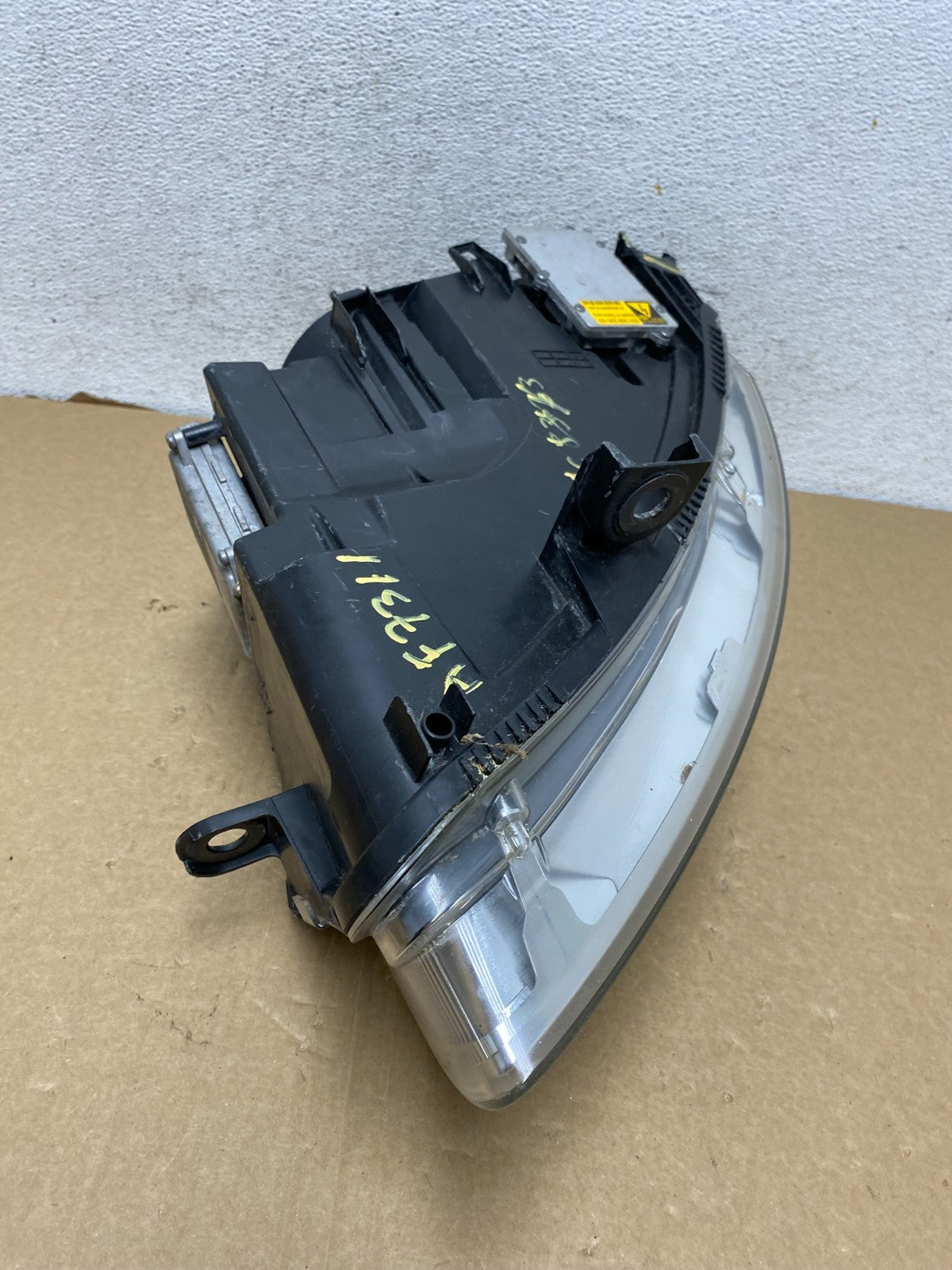 2005 to 2008 Audi A6 Right Passenger Side Headlight Xenon HID AF7311 DW9