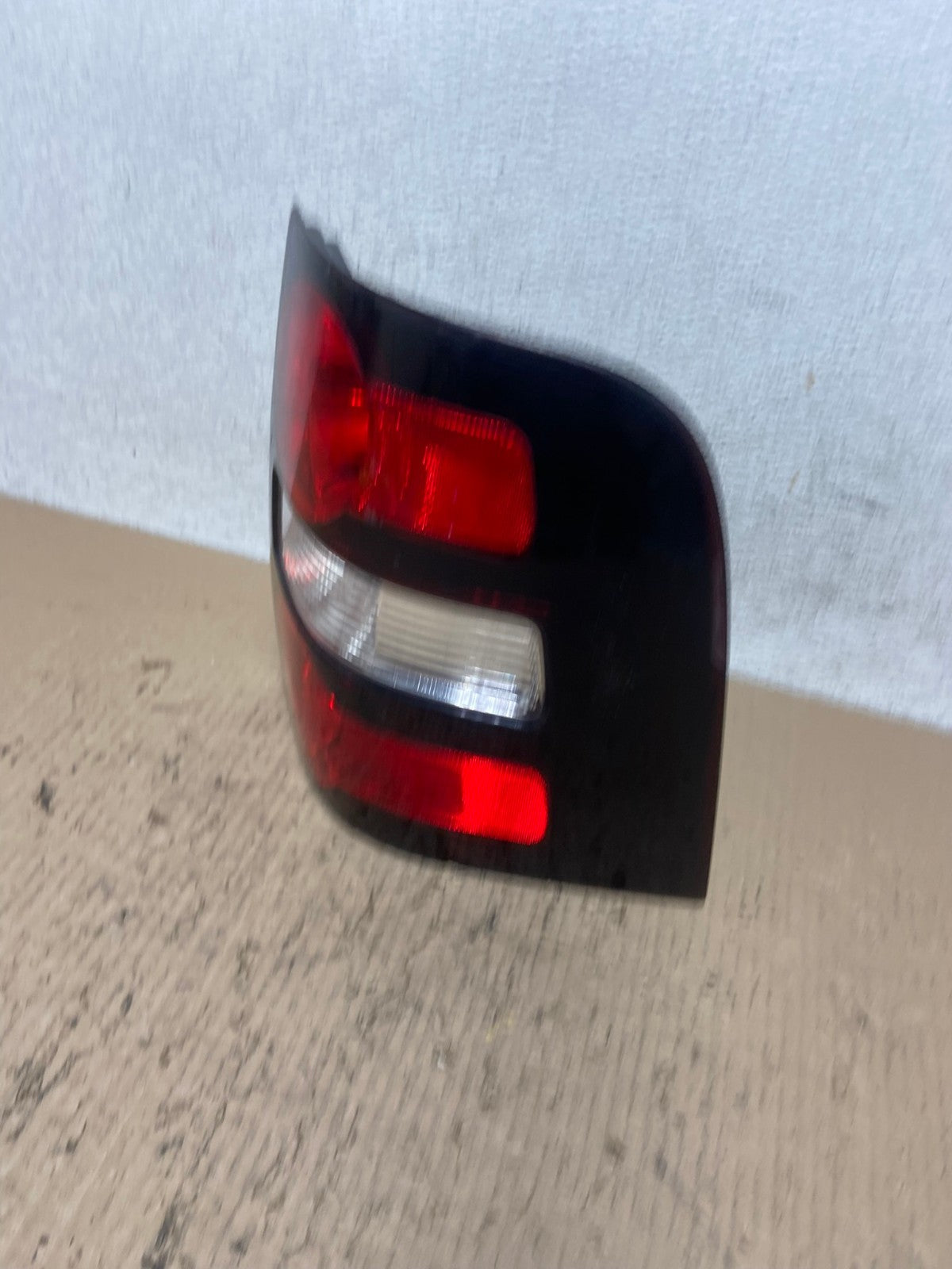 2006 to 2010 Ford Explorer Right Passenger Side Tail light AF7173 LK1