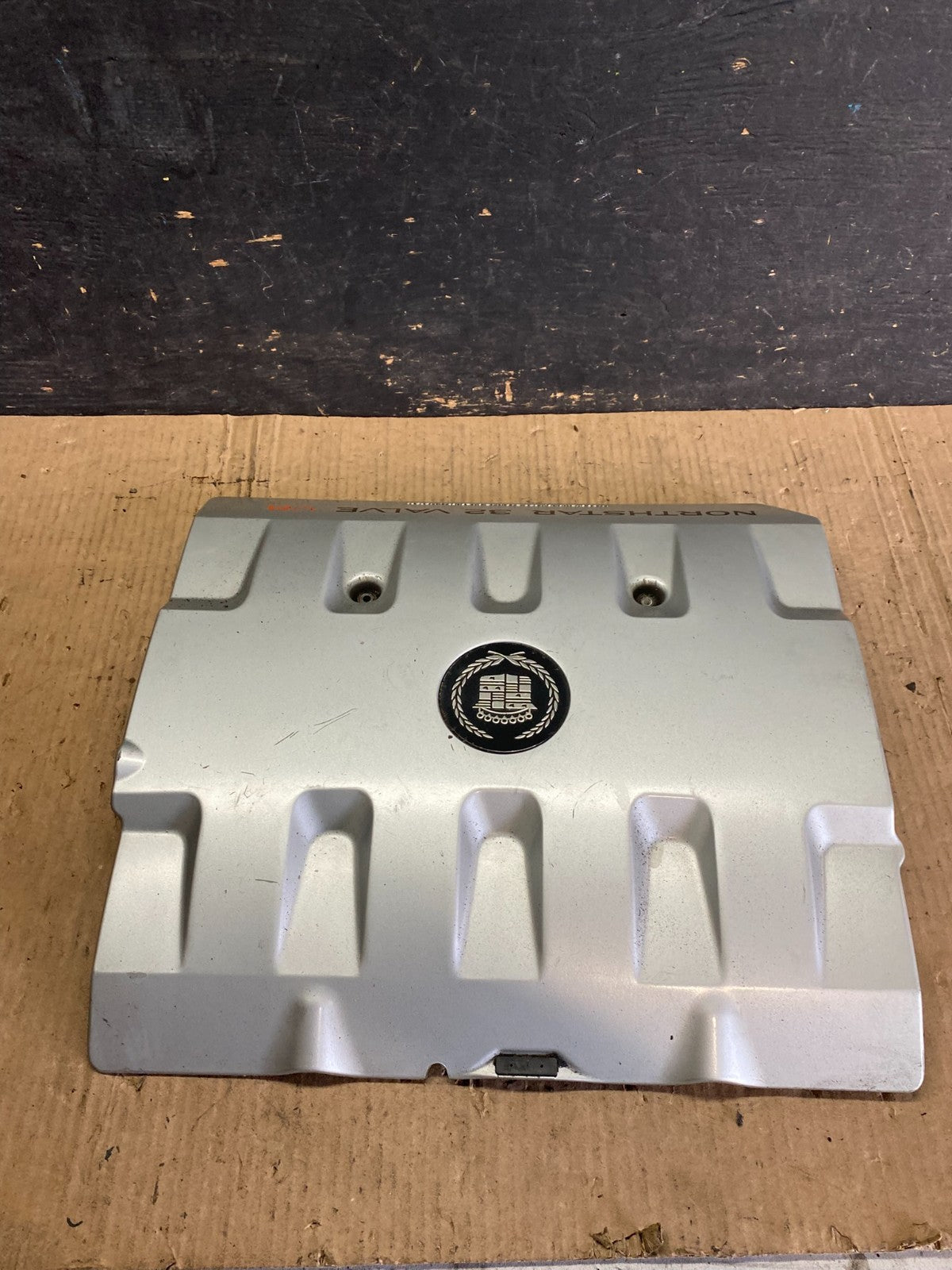 2001 to 2004 Cadillac Deville Seville Northstar Engine Motor Cover Q0306 DG1
