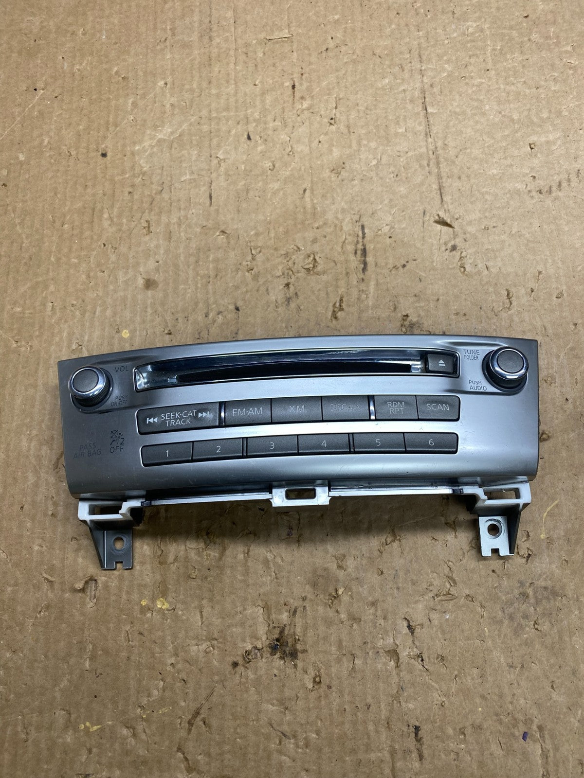 2016 Infiniti JX35 QX60 Dashboard Center Radio AM/FM CD Player Z4414 DG0