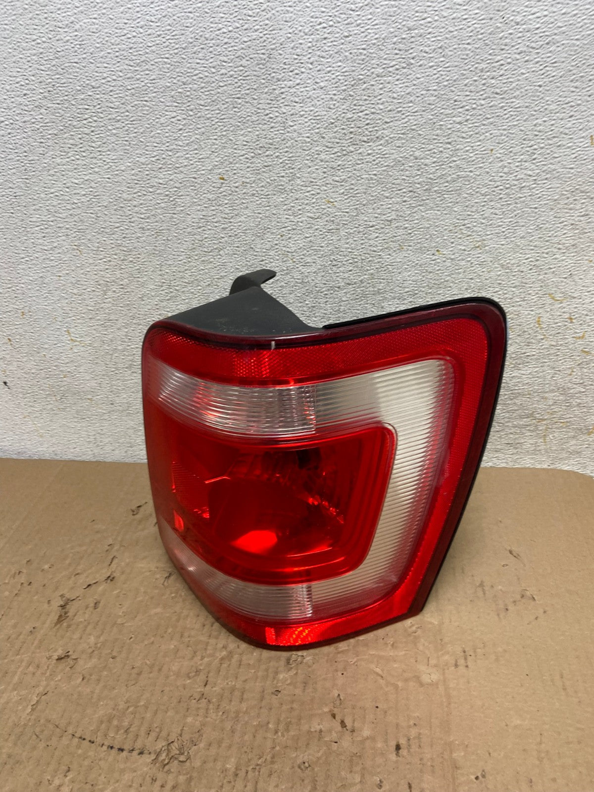2008 to 2012 Ford Escape Right Passenger RH Side Tail Light AI1339 LK0