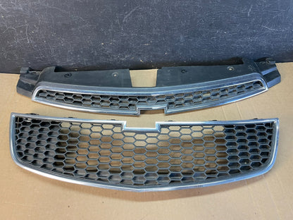 2011 to 2014 Chevrolet Cruze Upper Lower Set Grill Grille AC9957 DG0
