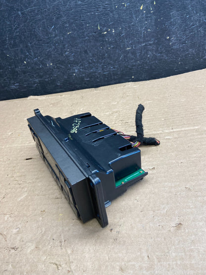 2003 to 2006 Lincoln Town Car Climate Control Panel af2596 DG2