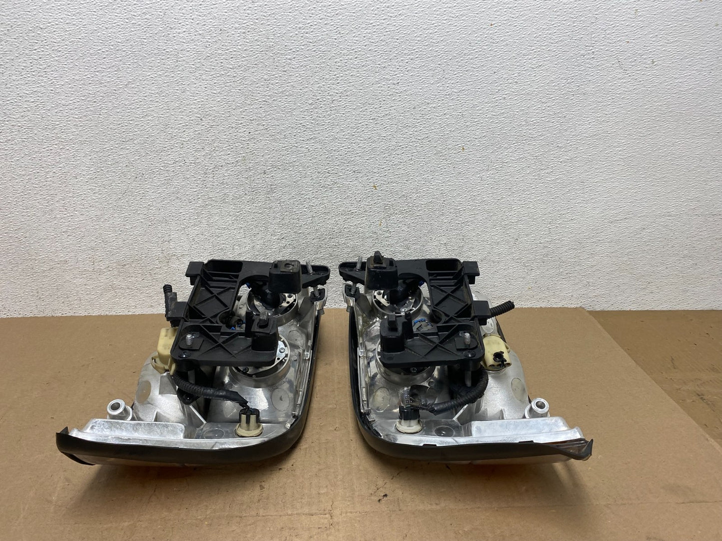 1998-2005 Blazer S10 GMC Jimmy Left+Right Set Headlight AE6764 DG5